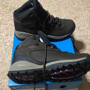 Brand new Columbia hiking boots
